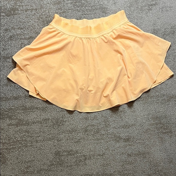 Lululemon Court Rival Tennis Skirt Size 10 - Picture 1 of 9